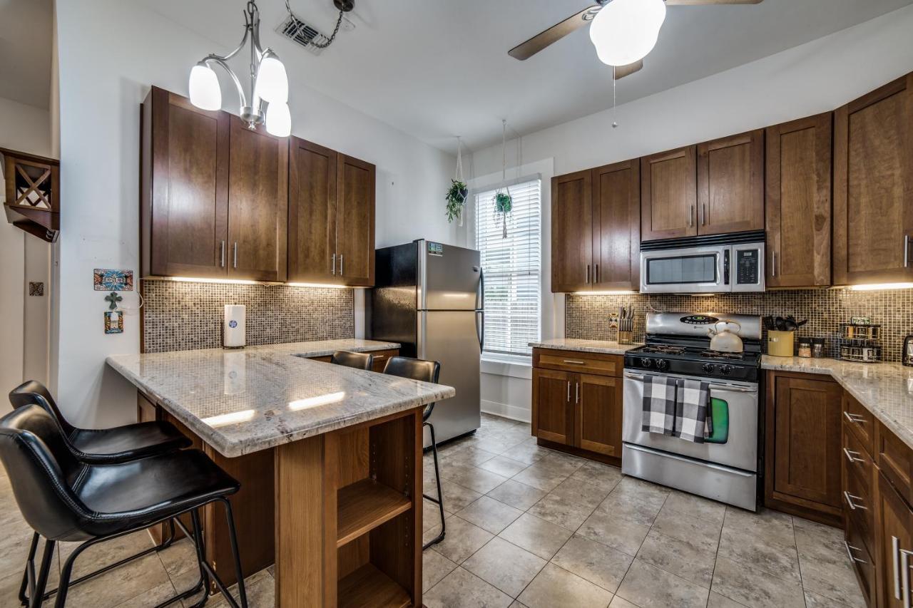 Downtown Historic 2Bdrm, Walk To Riverwalk, Alamo; Beautifully Renovated! San Antonio Buitenkant foto