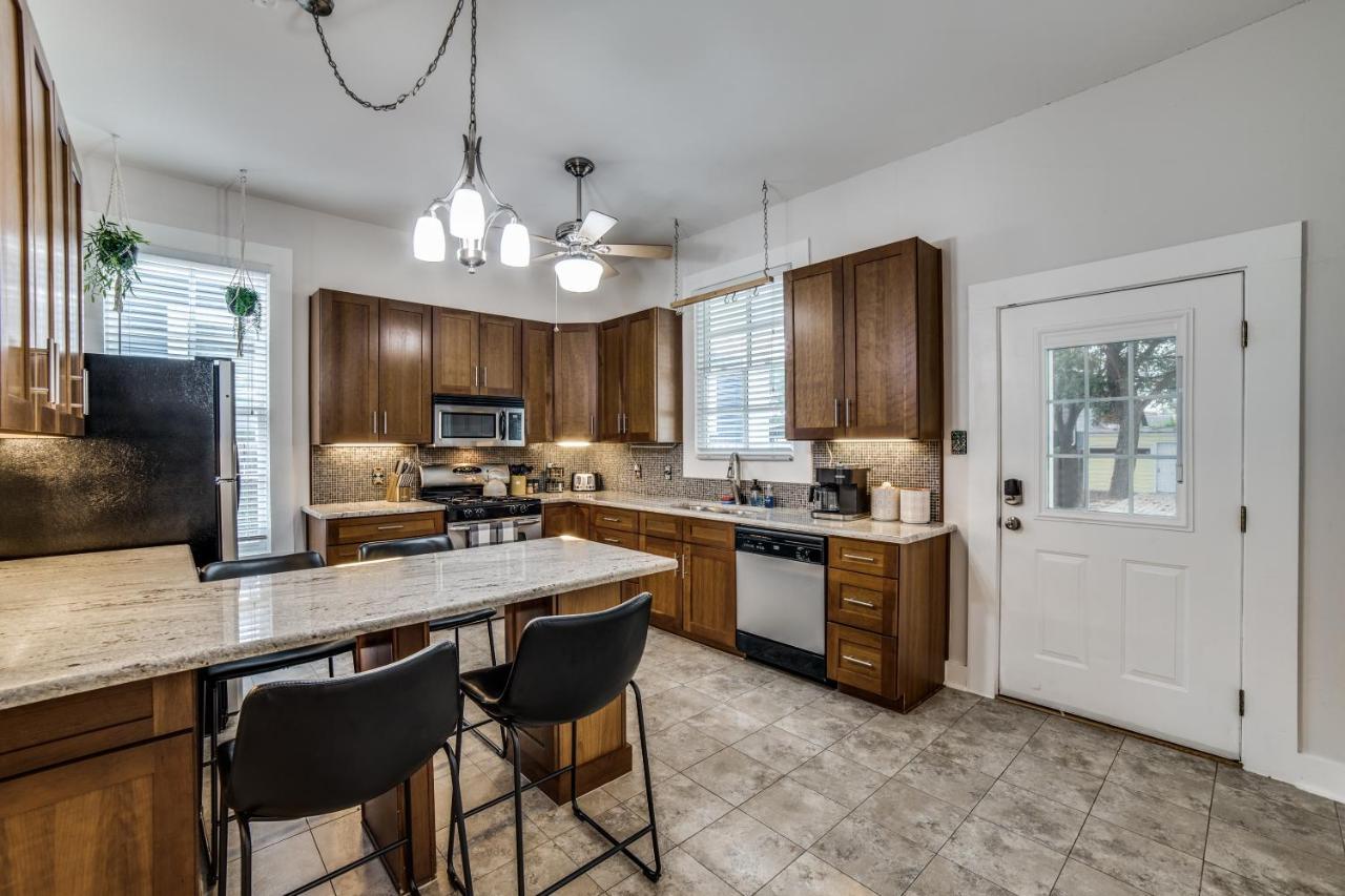 Downtown Historic 2Bdrm, Walk To Riverwalk, Alamo; Beautifully Renovated! San Antonio Buitenkant foto