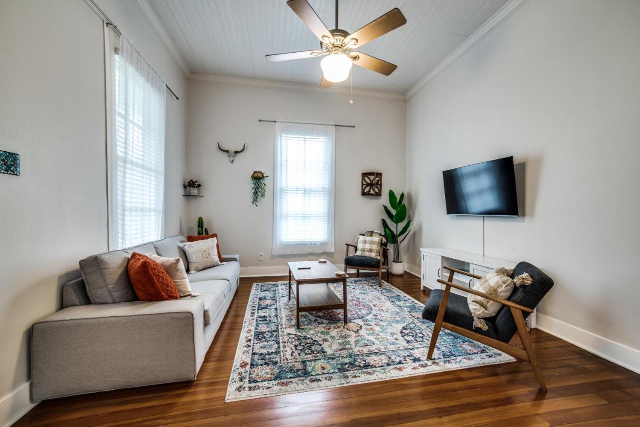 Downtown Historic 2Bdrm, Walk To Riverwalk, Alamo; Beautifully Renovated! San Antonio Buitenkant foto