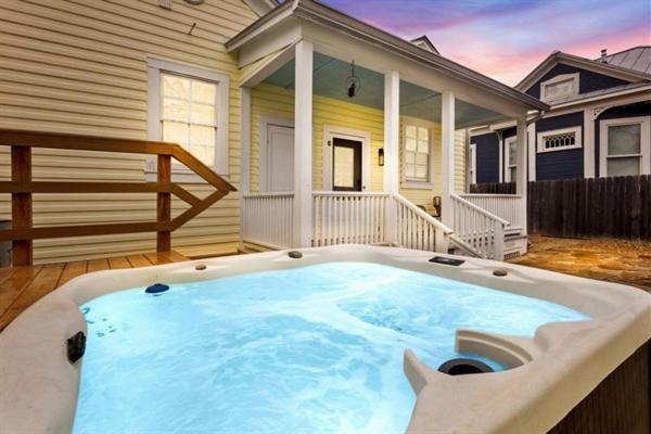 Downtown Historic 2Bdrm, Walk To Riverwalk, Alamo; Beautifully Renovated! San Antonio Buitenkant foto