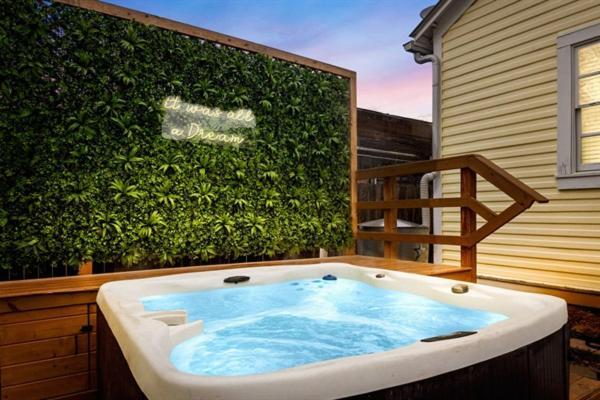 Downtown Historic 2Bdrm, Walk To Riverwalk, Alamo; Beautifully Renovated! San Antonio Buitenkant foto